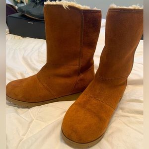 Mckinley women’s size 8 winter boots